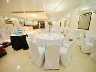 La Roca Veranda Suites & Restaurant Legazpi Bagian luar foto