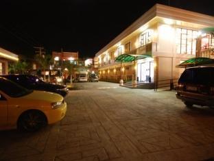 La Roca Veranda Suites & Restaurant Legazpi Bagian luar foto